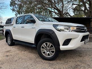 2017 Toyota Hilux - Thumbnail