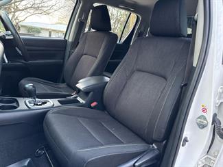 2017 Toyota Hilux - Thumbnail