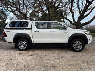 2017 Toyota Hilux - Thumbnail