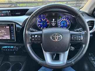 2017 Toyota Hilux - Thumbnail