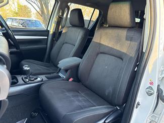 2017 Toyota Hilux - Thumbnail