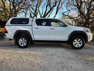 2017 Toyota Hilux - Thumbnail