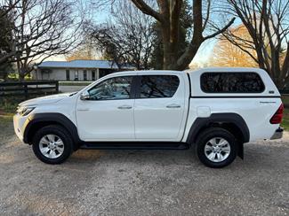 2017 Toyota Hilux - Thumbnail
