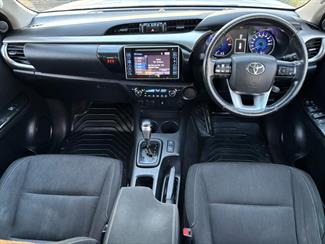2017 Toyota Hilux - Thumbnail