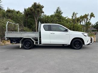 2017 Toyota Hilux - Thumbnail