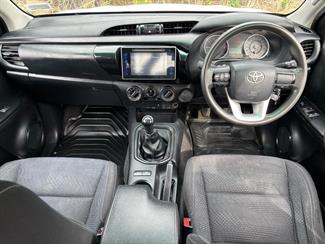 2017 Toyota Hilux - Thumbnail