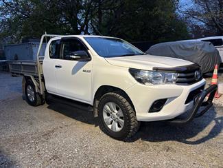 2016 Toyota Hilux - Thumbnail