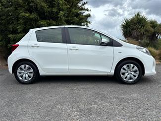 2015 Toyota Yaris - Thumbnail