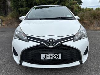 2015 Toyota Yaris - Thumbnail