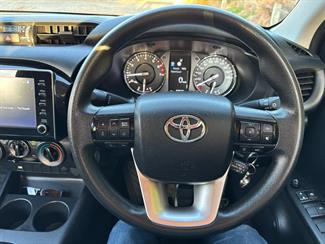 2021 Toyota Hilux - Thumbnail