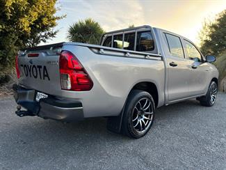 2021 Toyota Hilux - Thumbnail
