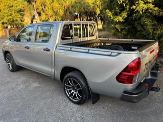 2021 Toyota Hilux - Thumbnail