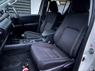2017 Toyota Hilux - Thumbnail