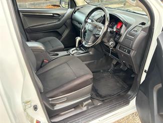 2016 Isuzu D-Max - Thumbnail