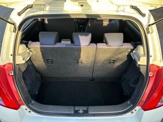 2009 Suzuki Swift - Thumbnail