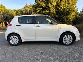 2009 Suzuki Swift - Thumbnail