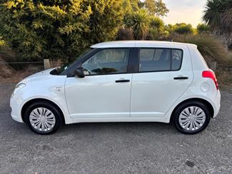 2009 Suzuki Swift - Thumbnail