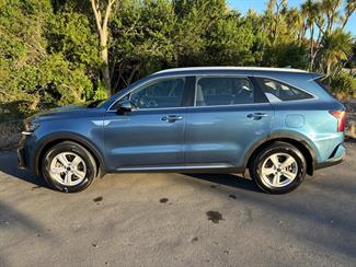 2021 Kia Sorento - Thumbnail