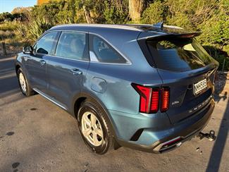 2021 Kia Sorento - Thumbnail