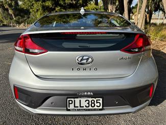 2022 Hyundai Ioniq - Thumbnail