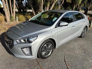 2022 Hyundai Ioniq - Thumbnail