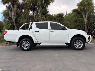 2013 Mitsubishi Triton - Thumbnail