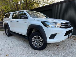 2017 Toyota Hilux - Thumbnail