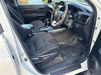 2017 Toyota Hilux - Thumbnail