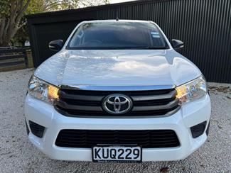 2017 Toyota Hilux - Thumbnail