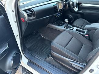 2017 Toyota Hilux - Thumbnail