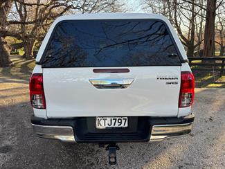 2017 Toyota Hilux - Thumbnail
