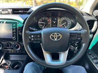 2022 Toyota Hilux - Thumbnail