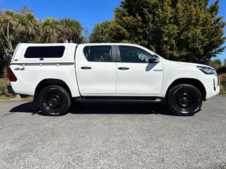 2022 Toyota Hilux - Thumbnail
