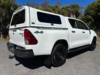 2022 Toyota Hilux - Thumbnail