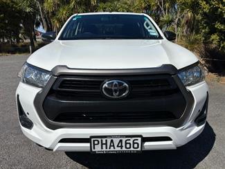2022 Toyota Hilux - Thumbnail
