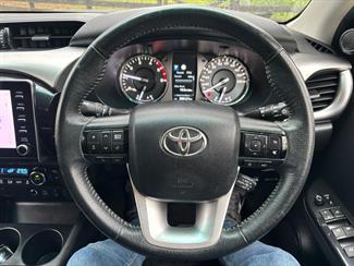 2021 Toyota Hilux - Thumbnail