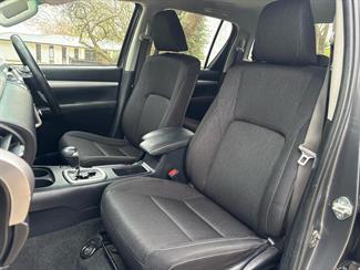 2021 Toyota Hilux - Thumbnail