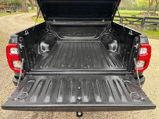 2021 Toyota Hilux - Thumbnail