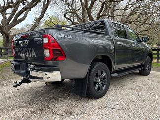 2021 Toyota Hilux - Thumbnail