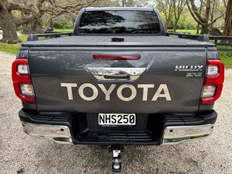 2021 Toyota Hilux - Thumbnail