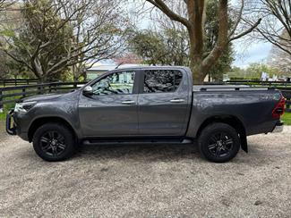 2021 Toyota Hilux - Thumbnail