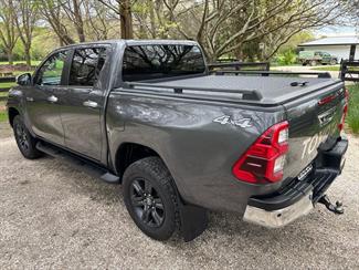 2021 Toyota Hilux - Thumbnail