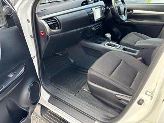 2017 Toyota Hilux - Thumbnail