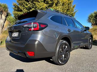 2022 Subaru Outback - Thumbnail