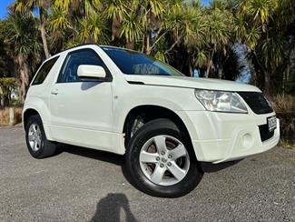 2012 Suzuki Grand Vitara - Thumbnail