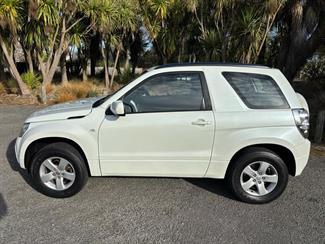 2012 Suzuki Grand Vitara - Thumbnail