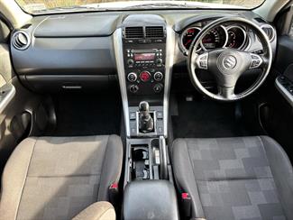 2012 Suzuki Grand Vitara - Thumbnail