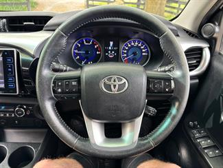 2017 Toyota Hilux - Thumbnail