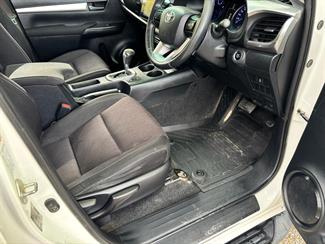 2017 Toyota Hilux - Thumbnail