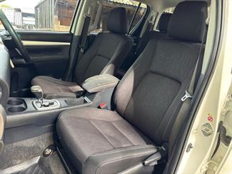 2017 Toyota Hilux - Thumbnail